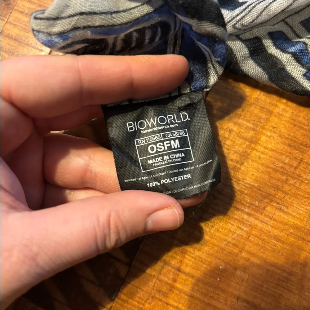 Sheer R2D2 Scarf - Picture 3 of 3